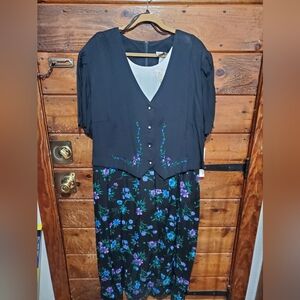 Woman's Plus Size Black Flower Dress